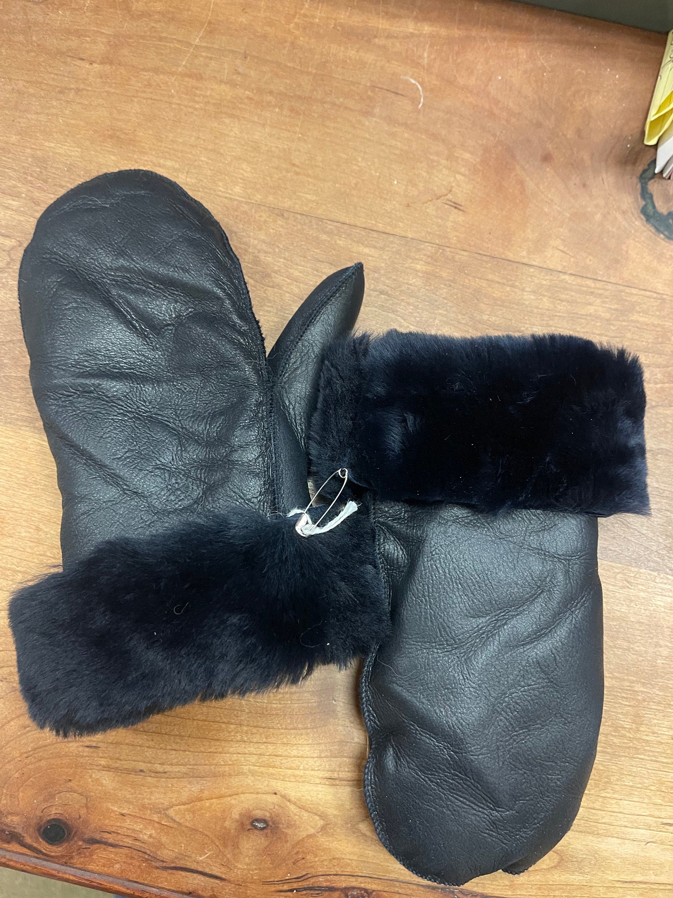 Shearling mittens