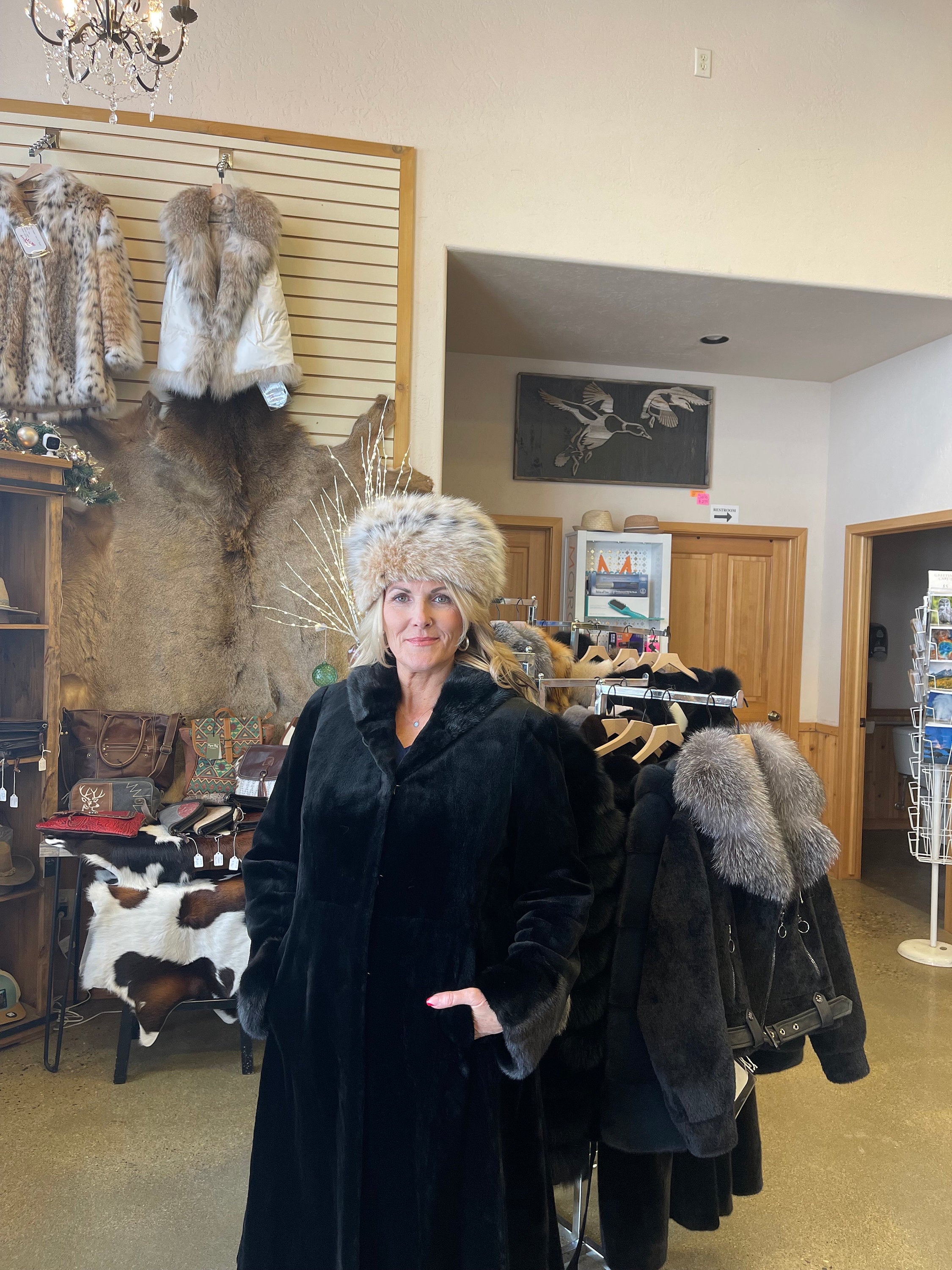 Fur hat pillbox hat Beautiful soft lynx cat fur hat bobcat