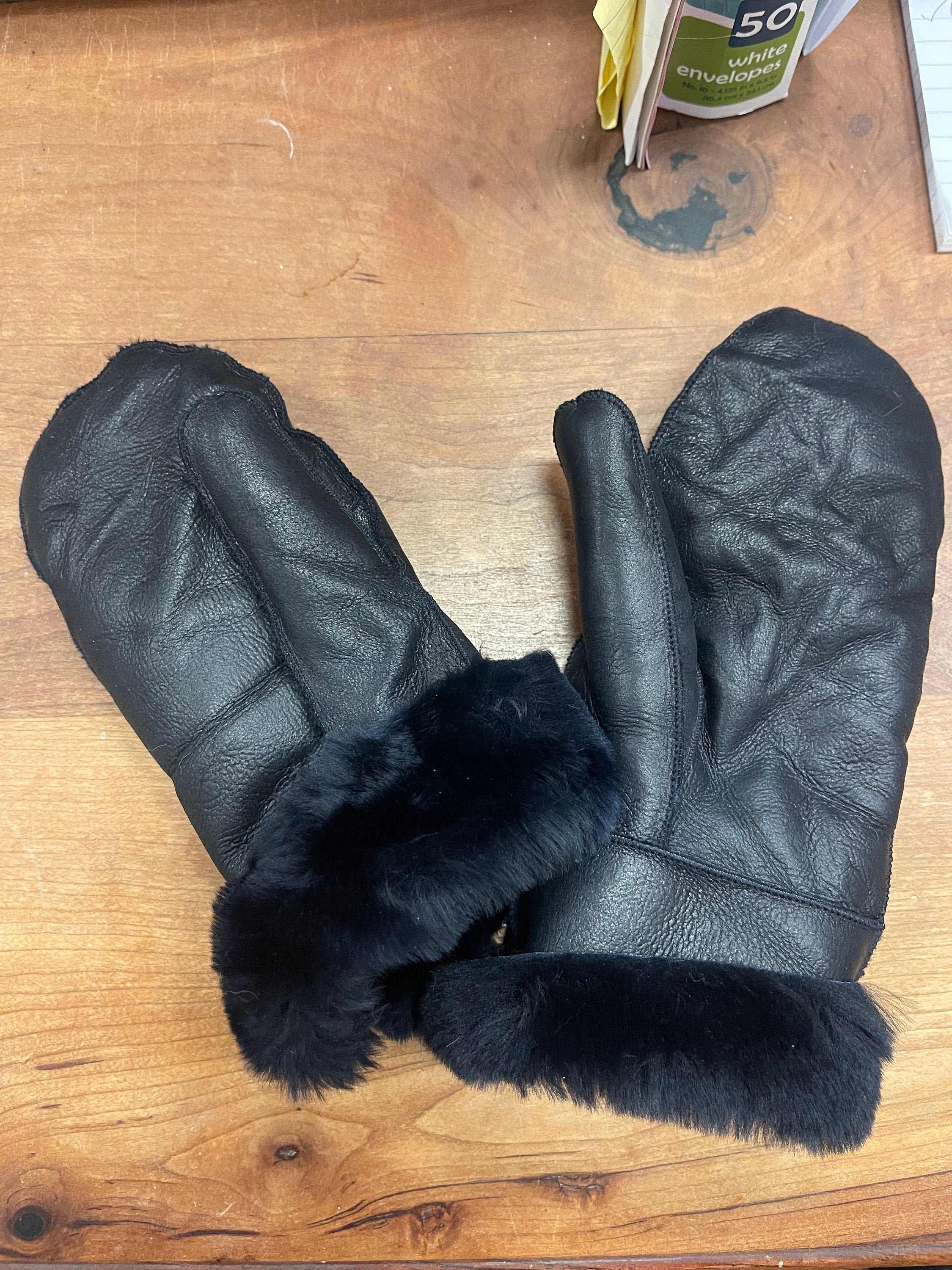 Shearling mittens